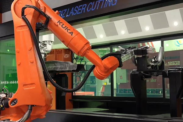 16축 이중 스테이션 3D 레이저 절단기